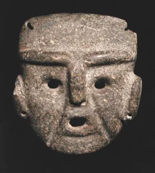Maske, 300-100 v. Chr. (Grünstein)