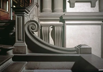 Eingangshalle: Treppe von Michelangelo (Detail)