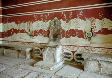 Minoische Zivilisation: Blick auf den Thronsaal des Palastes von König Minos in Knossos. Kreta, Griechenland