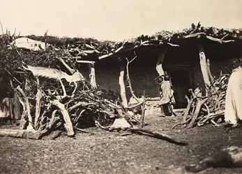 Bau eines Imperiums im faschistischen Zeitalter: Abessinische Hütte, 09/05/1936