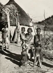 "Aufbau eines Imperiums" im faschistischen Zeitalter: eine Gruppe Jungen vom Stamm der Tacruri, 09/05/1936