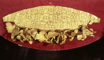 Tiara aus einem Grab, Oberer Kreis