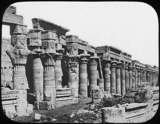 Kolonnade, Philae-Tempel, Ägypten, um 1890
