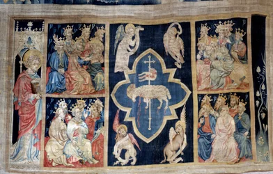 Vorhang der Offenbarung (1373-1383), Nr. 7: Die Ältesten geben einem Lamm, Symbol Christi, Ehre. Tapisserie von Nicolas Bataille