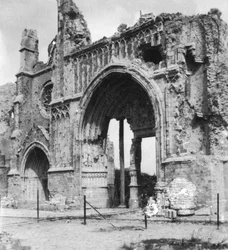 Ruinen der Kathedrale, Ypern, Belgien, Erster Weltkrieg, um 1914-1918