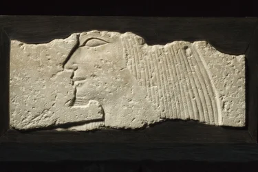 Relieffragment, 5.-6. Dynastie, 2454-2140 v. Chr. (Kalkstein)