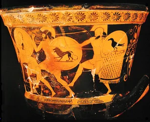 Laufende Krieger mit Schilden und Speeren