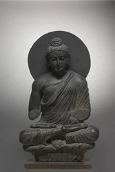Sitzender Buddha, aus Gandhara, Kushan-Periode, erste Hälfte des 3. Jahrhunderts