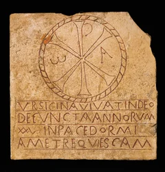 Christliche Inschrift mit dem Monogramm Christi, gefunden in Rom, frühchristliche Zeit, 4. Jahrhundert