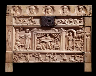 Reliquiar mit Reliefs, die Szenen des Alten Testaments darstellen