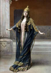 Opernsängerin Lucy Arbell (1882-1947) als Königin Amahelli in der Oper "Bacchus", Paris, Foto Nadar aus der französischen Zeitung "Le Theatre" Juli 1909