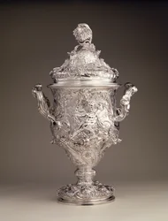 Zweihandbecher mit Deckel, 1742-43