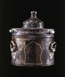 Ein sehr feines ostpersisches Tintenfass und Deckel, eingelegt mit Silber und Kupfer