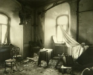 Russische Revolution von 1917: Inneres des Chudov-Klosters im Kreml von Moskau nach dem Bombardement im November 1917. Fotografie von Pyotr Petrovich Pavlov (1860-1925)