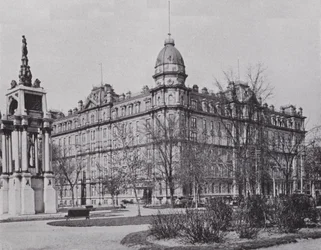 Windsor Hotel und Sir John A. Macdonald Denkmal, Montreal