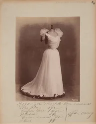 Albumseite: House of Worth, Ballkleid