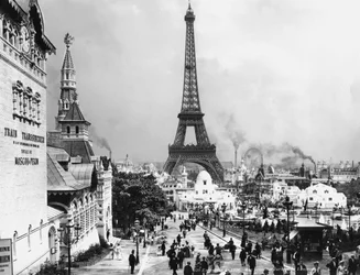 Blick auf die Trocadero-Gärten und den Eiffelturm, Pariser Weltausstellung