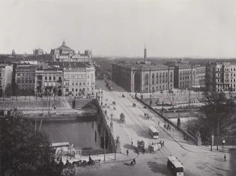 Moltke-Brücke und Generalstabs-Gebäude