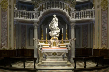 Die Unbefleckte Empfängnis, Santa Maria Immaculata auf dem Altar der szenografischen Kapelle platziert 1669-70 (Marmor)
