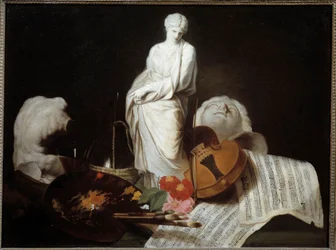 Die Attribute der Künste: Palette des Malers, Geige, Partituren, Skulptur
