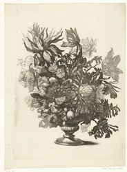 Glasvase mit Blumen