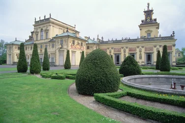 Außenansicht des Palastes und der Gärten