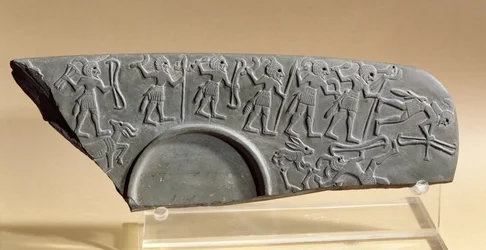 Fragment der Jägerpalette, möglicherweise aus Tell el-Amarna