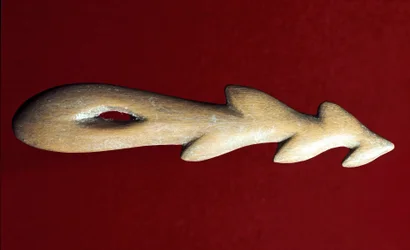 Vorgeschichte: Knochenharpune zum Fischfang. Kultur des Magdalénien, Jungpaläolithikum. Verona, Museo Civico di Storia Naturale