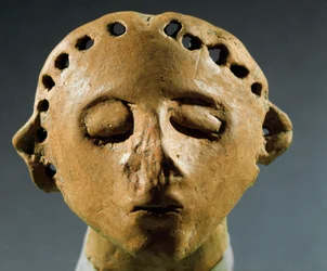 Prähistorie, Kultur von Cucuteni-Trypillia: Kopf einer Tonstatue. 3000 v. Chr. Neolithikum, Steinzeit. Kischinau, Historisches Institut der Wissenschaften der Republik Moldau