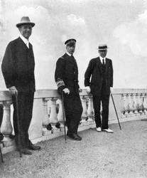 König Georg I. von Griechenland mit Kommodore Keppel und Lord Howe, Korfu, Griechenland, 1908