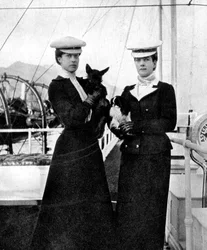 Königin Alexandra 1844-1925 mit ihrer Tochter Prinzessin Victoria 1868-1935, 1908