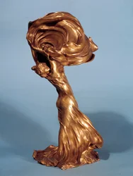 Lampenträger, der die amerikanische Tänzerin Loie Fuller (1862-1928) darstellt