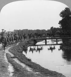 Ein Regiment der Allenbys-Kavallerie hinter der Linie, Ypern, Belgien, Erster Weltkrieg
