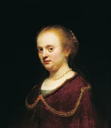 Junge Frau mit Goldkette
