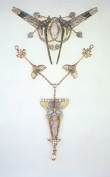 Haarschmuck von Lalique und Anhänger von Philippe Wolfers