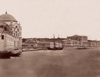 Dolmabahçe-Palast und Moschee