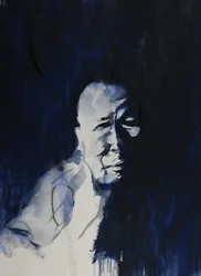 Mann im blauen Schatten