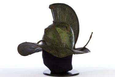 Helm für einen Gladiator (Bronze)