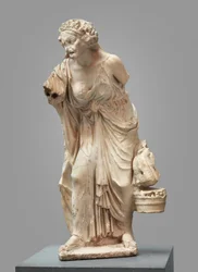 Marmorstatue einer alten Frau