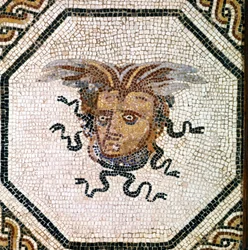 RÖMISCHE KUNST: Medusa