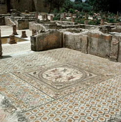 Überreste der Mosaiken der römischen Stadt