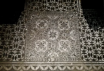 Römische Kunst: Detail der Bodenmosaiken aus der Villa Adriana (Villa Hadrians) in Tivoli. 118-134 n. Chr.