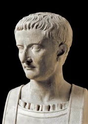 Römische Kunst: Marmorbüste des Tiberius (Tiberius Claudius Nero, 42 v. Chr.-37 n. Chr.), römischer Kaiser. Aus Herculaneum. 1. Jahrhundert n. Chr. Neapel, Museo Archeologico Nazionale
