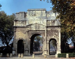 Römische Kunst: Ansicht des Triumphbogens oder Arc de Marius