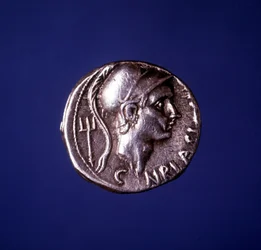 Silbermünze mit dem Abbild von Scipio Africanus (235 v. Chr. - 183 v. Chr.)
