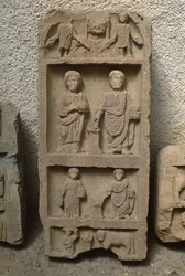 Stele mit menschlichen Figuren, Hochimperialzeit (27 v. Chr.-395 n. Chr.)