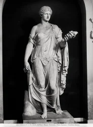 Weibliche Statue namens Flora Farnese, 2.-3. Jahrhundert n. Chr.