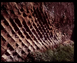 Ansicht der Mauern, gebaut mit der Technik des opus reticulatum