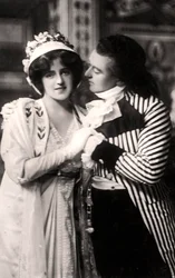 Robert Evett und Denise Orme in The Merveilleuses