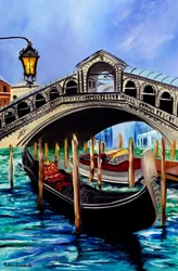 Gondeln an der Rialto-Brücke in Venedig, 2023